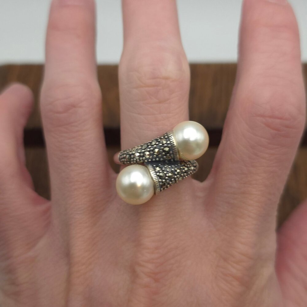 Size 8 925 Sterling Silver Faux Pearl And Marcasite Ring A22